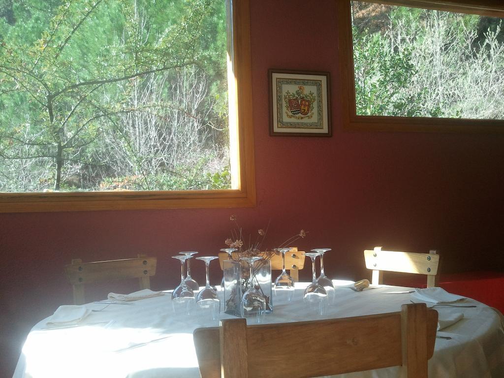 Hostal-Restaurante Fogon De Gredos Guisando Exterior photo